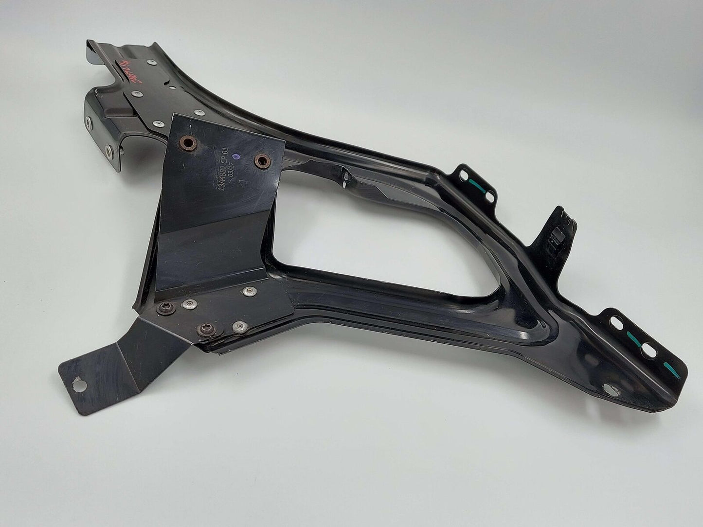 2017 MCLAREN 570S LEFT LOWER INNER QUARTER BRACKET 13A4882CP