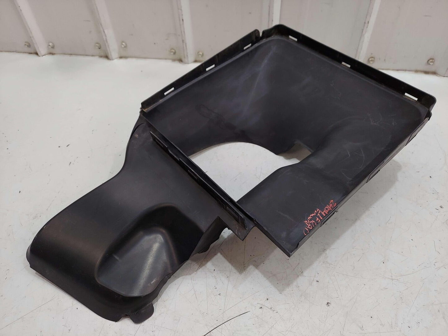 2014 PORSCHE 911 991 GT3 LEFT FORWARD RADIATOR AIR DUCT GUIDE *CRACKED*