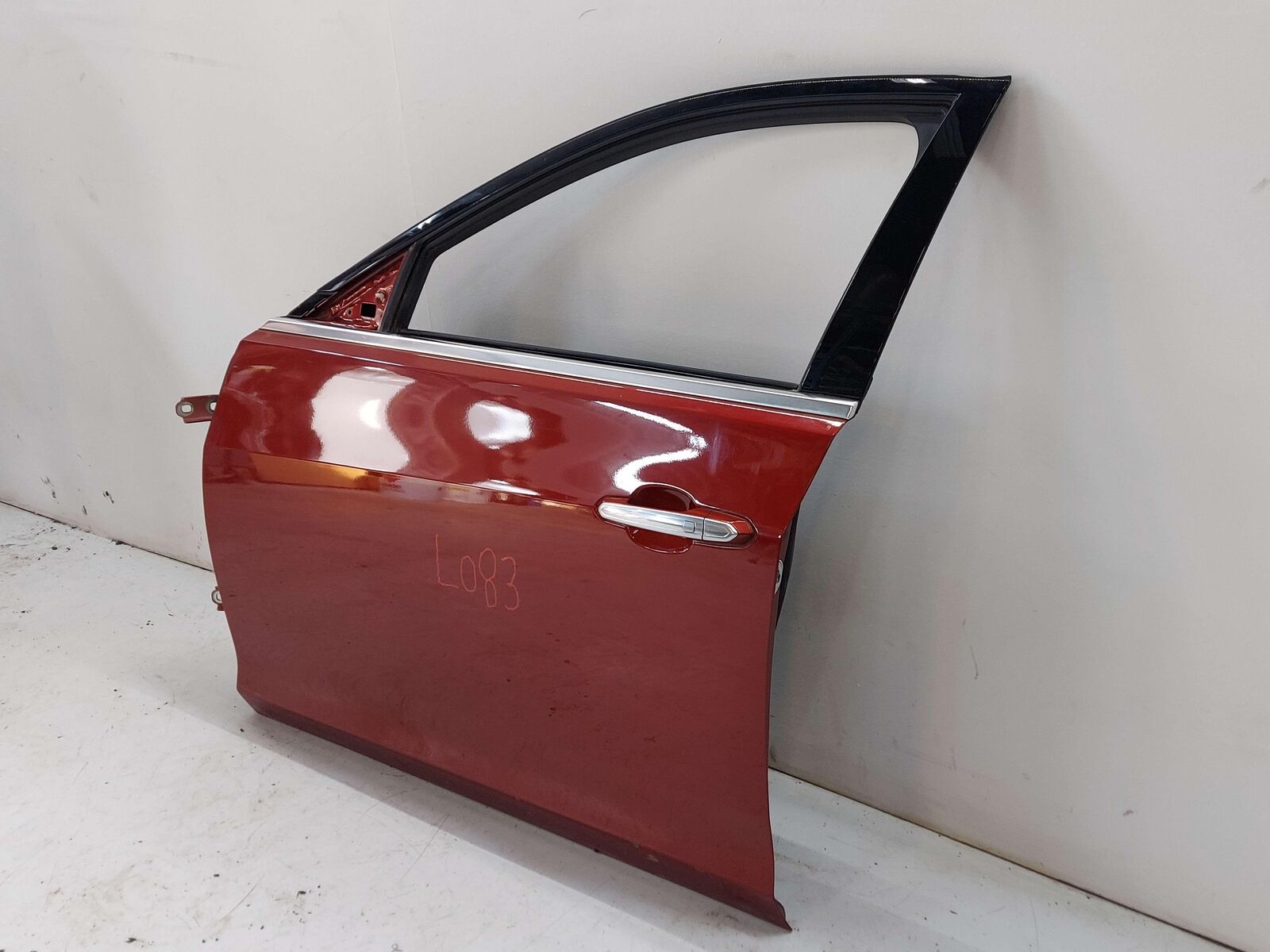 14-19 CADILLAC CTS FRONT LEFT DOOR RED SEDAN 23412563 *CHIPS LEATHER PULLED*