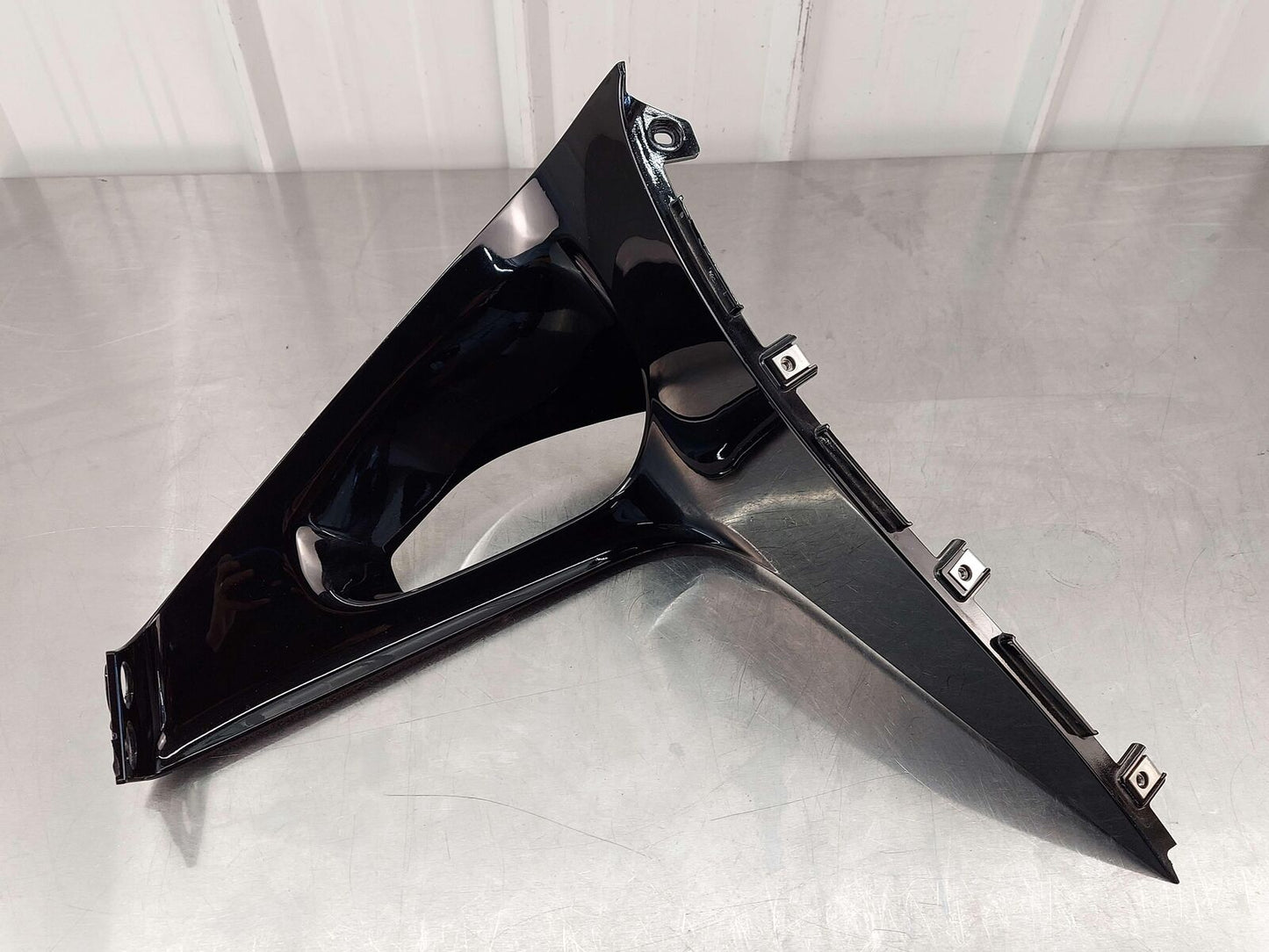 2023 McLaren Artura RH Right Quarter Panel Cooling Duct *scratched* 16AE475CP