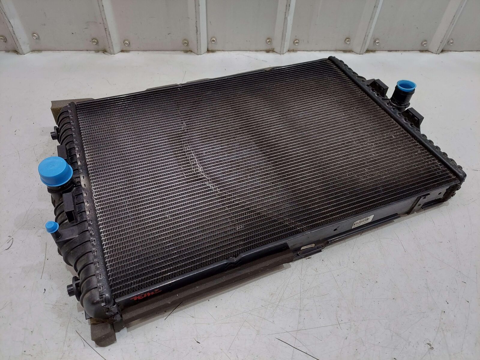 2016 MCLAREN 540C REAR LEFT COOLANT RADIATOR 11L0359CP *BENT FINS*