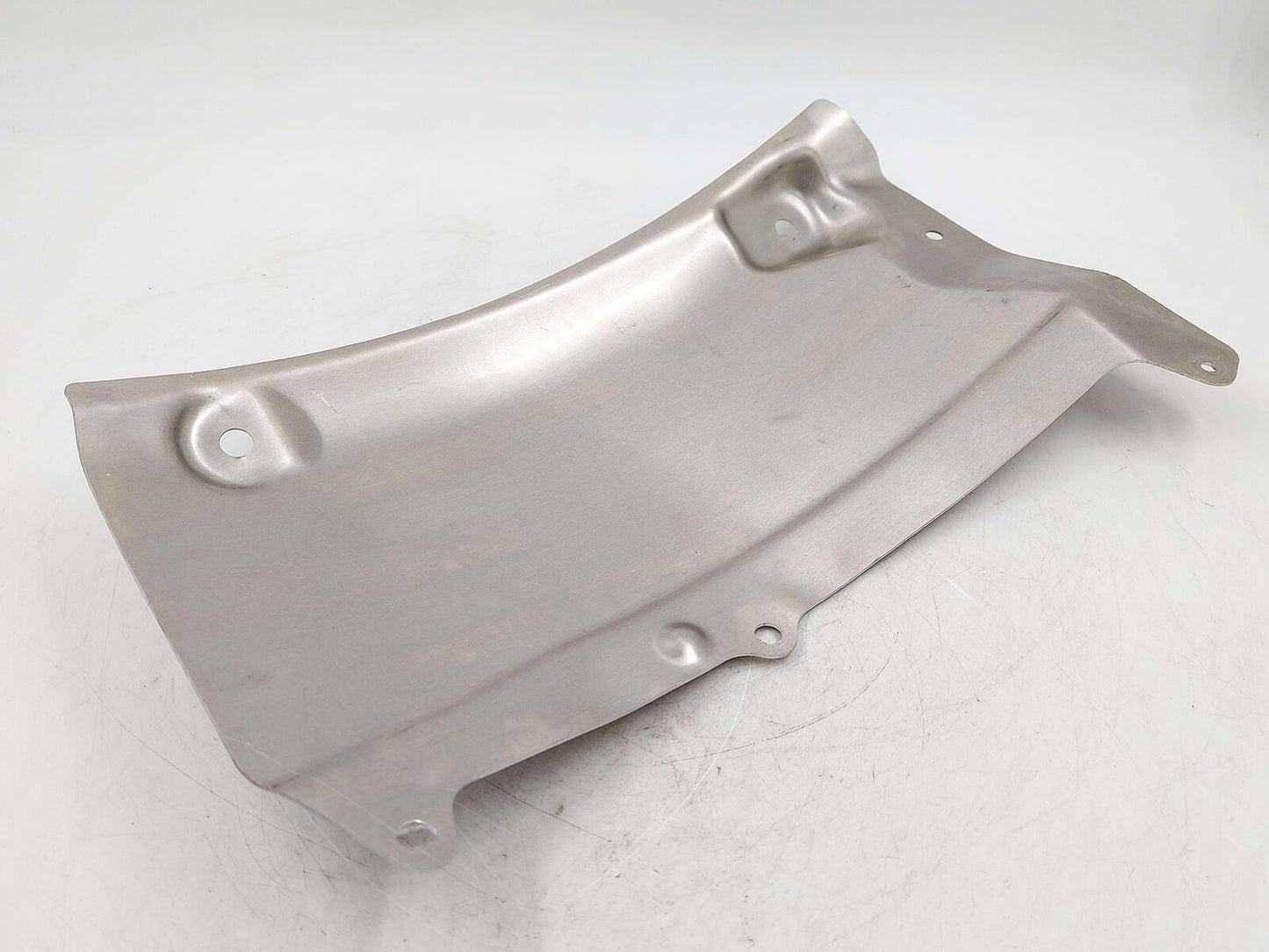 2024 ASTON MARTIN DB12 VOLANTE REAR RIGHT WHEEL ARCH SUPPORT BRACKET