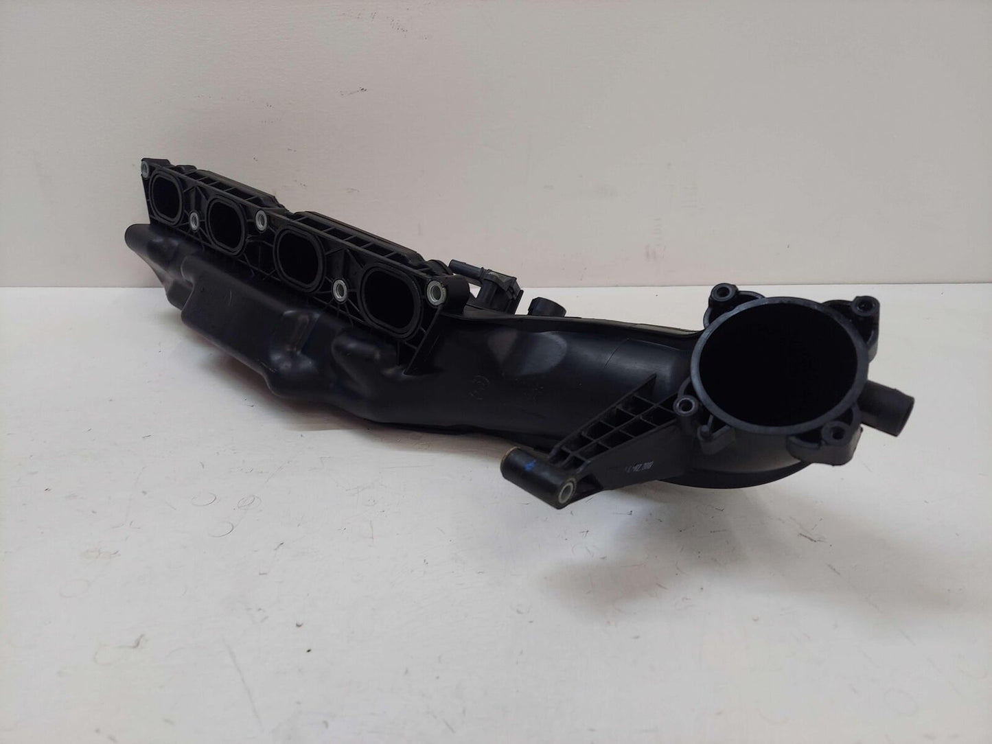 11-13 BMW X5 4.4L TWIN TURBO E70 LH LEFT INTAKE MANIFOLD 7555666 *GOUGED*