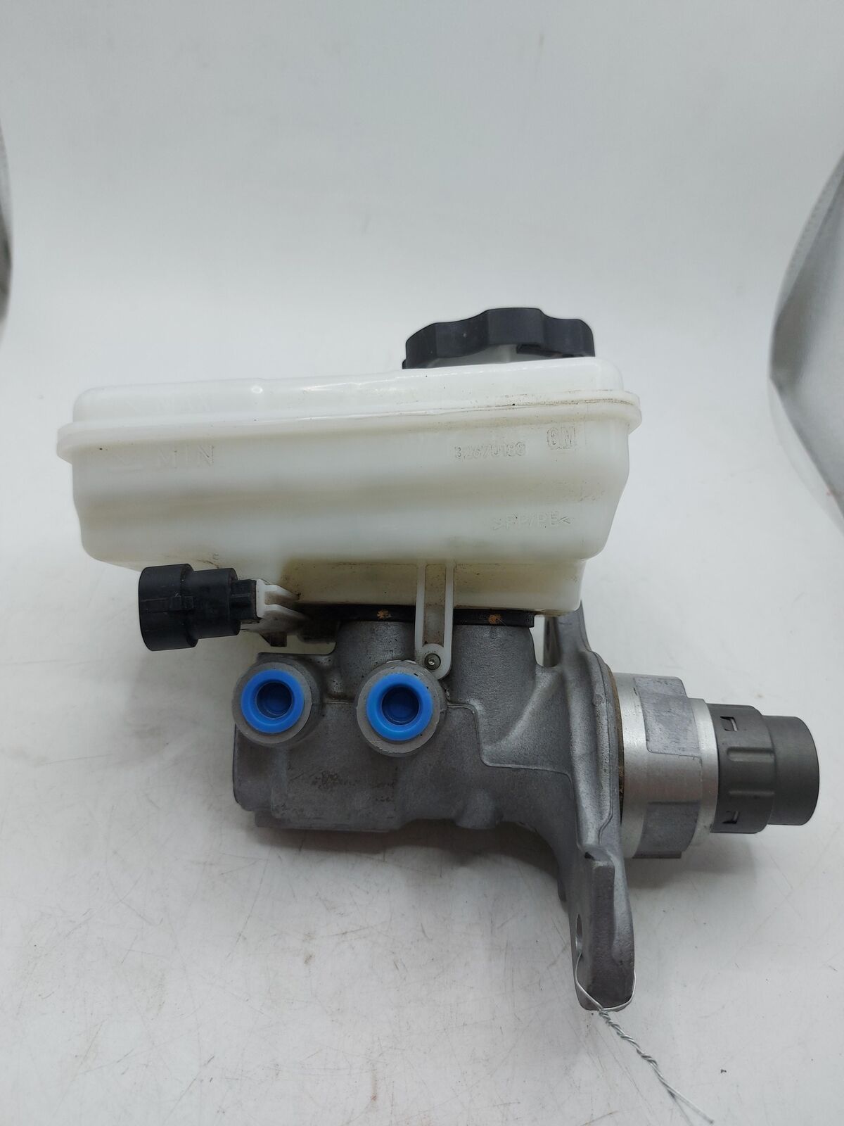 14-18 Chevy Corvette Master Cylinder LT With Reservoir *Damaged*