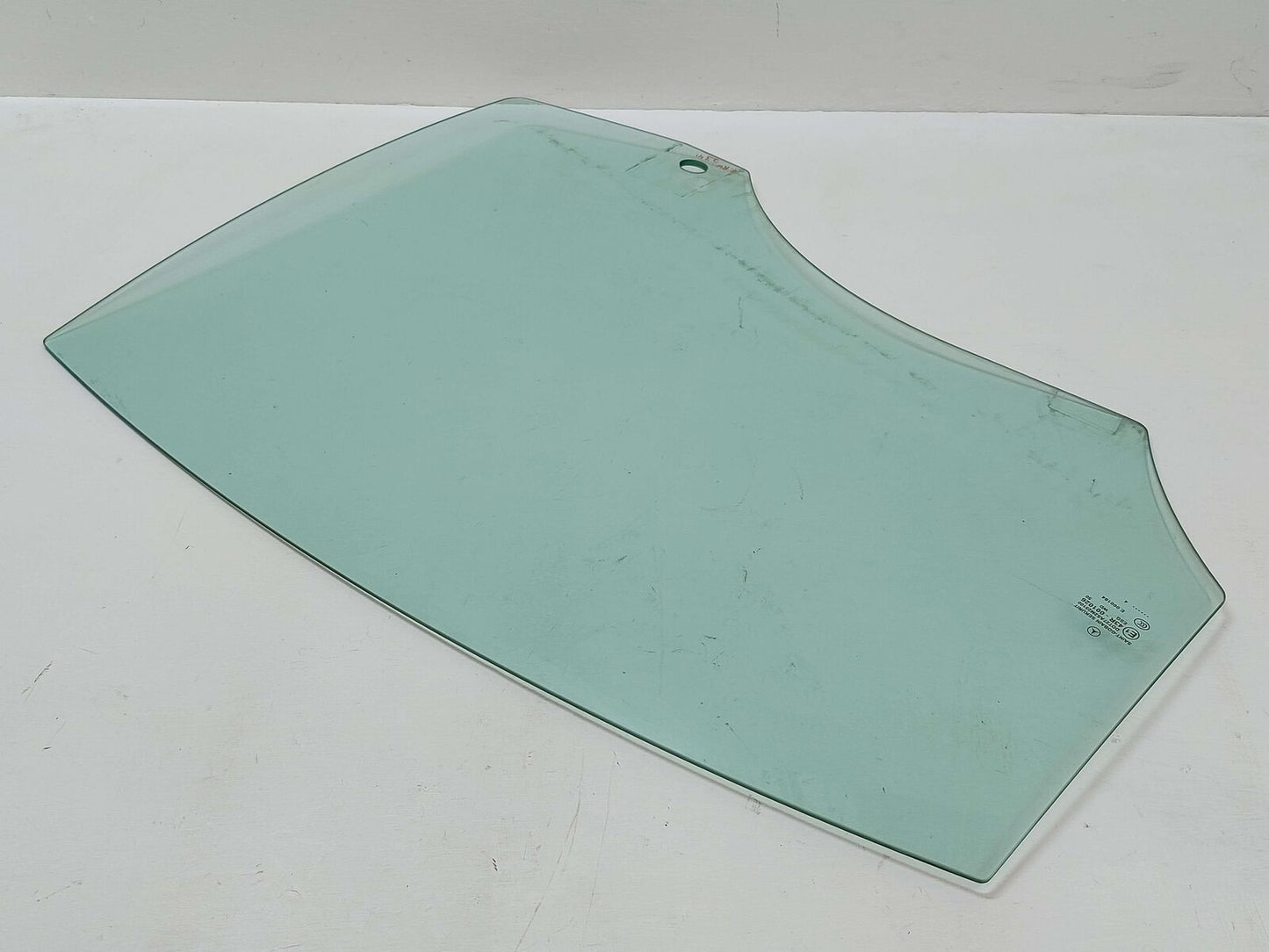 12-18 MERCEDES CLS63S AMG W218 REAR RIGHT DOOR WINDOW GLASS