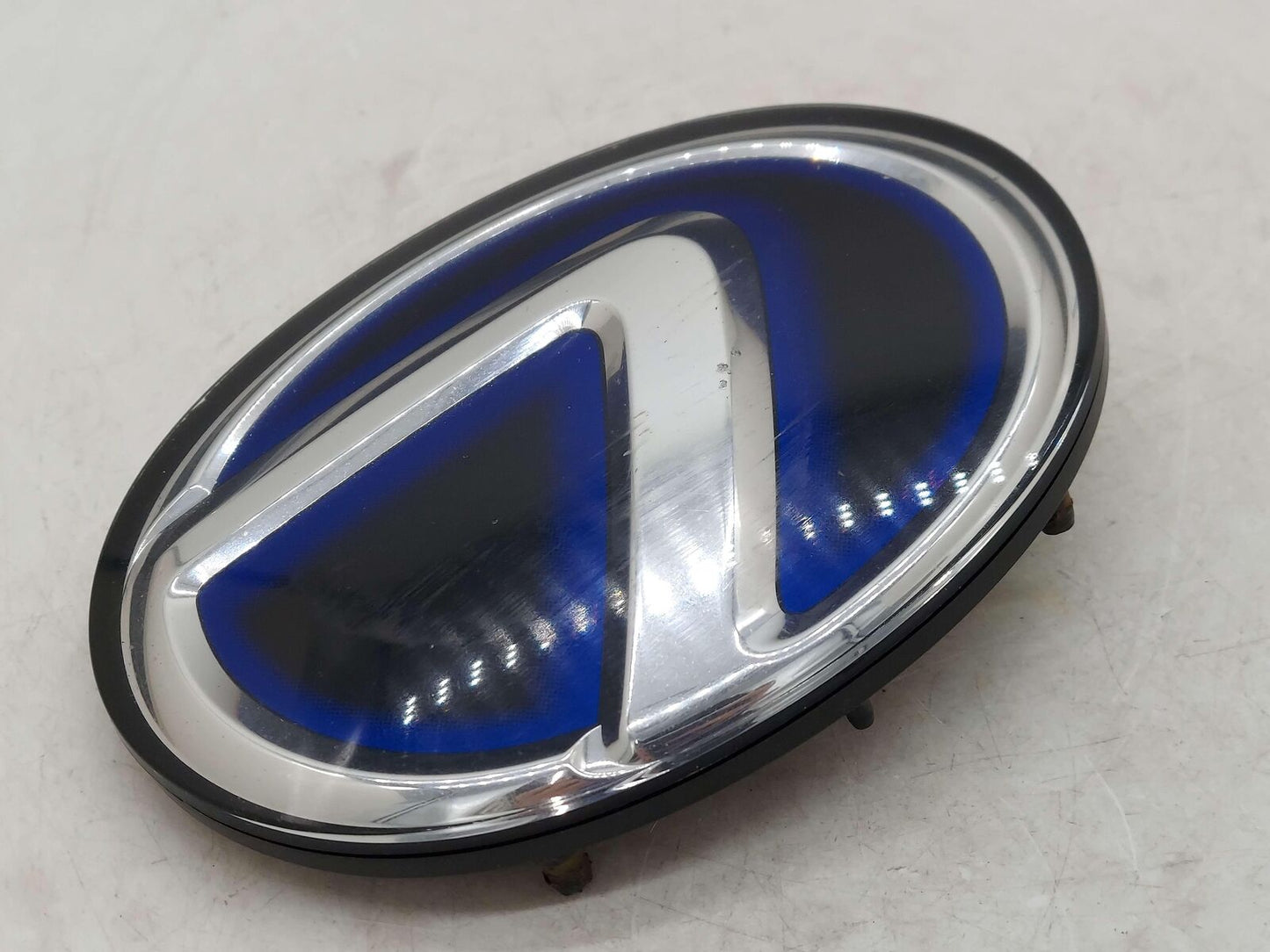 2010 LEXUS LS600 HYBRID EMBLEM 90975-02117 *SCUFFED*