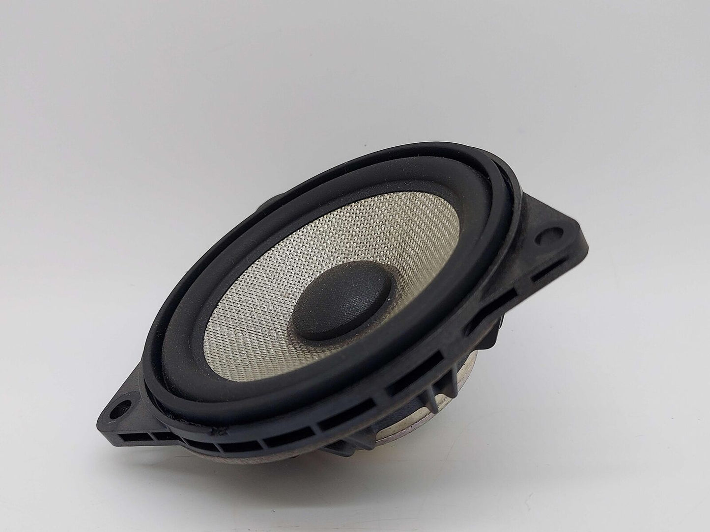 2023 McLaren Artura Speaker Center Top Speaker