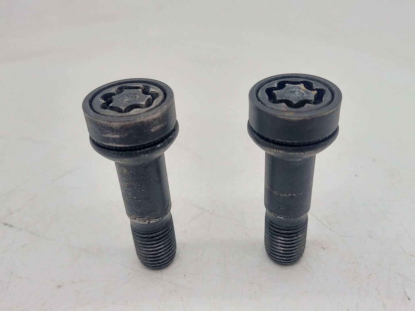 2022 MERCEDES EQS EQS580 V297 LOCKING WHEEL LUG NUT W/ KEY OEM SET