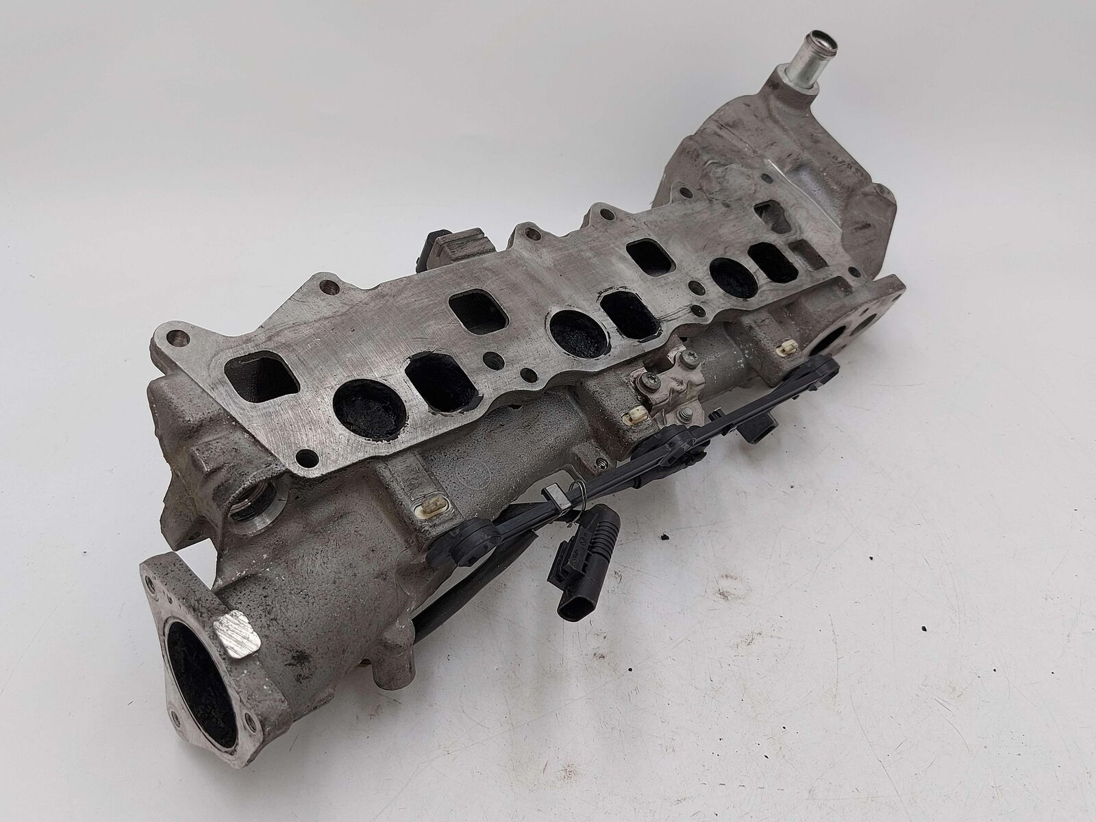 16 Mercedes GL350 X166 LH Left Intake Manifold A6420906537 105K KMS *Broken Plug