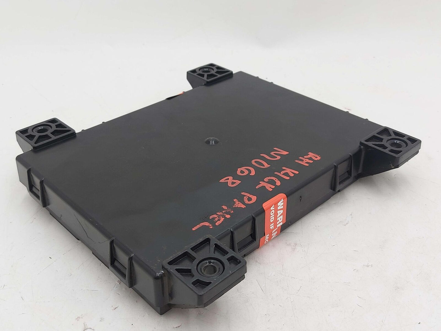 2013 TESLA S 1010906-00-d BCM BODY CONTROL MODULE