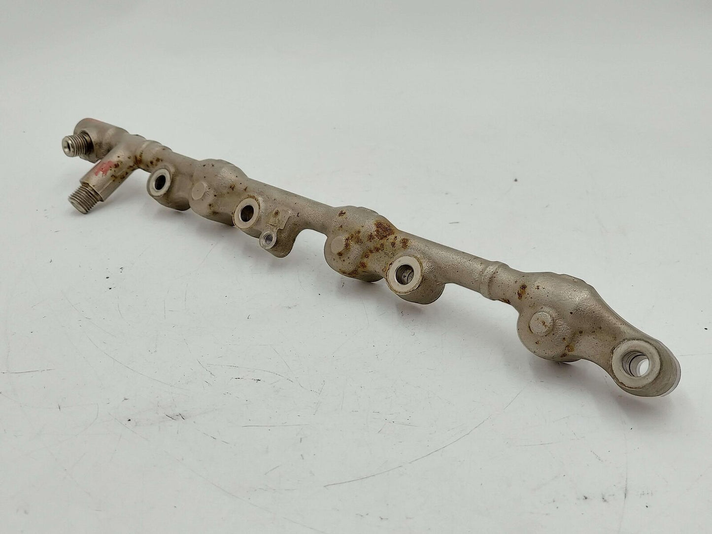 2020 Toyota Tacoma 3.5L RH Right Lower Fuel Injector Injection Rail 80K KMS