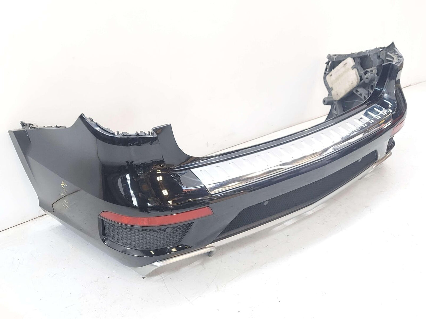 13-16 MERCEDES GL63 AMG X166 REAR BUMPER OBSIDIAN BLACK 1668856725