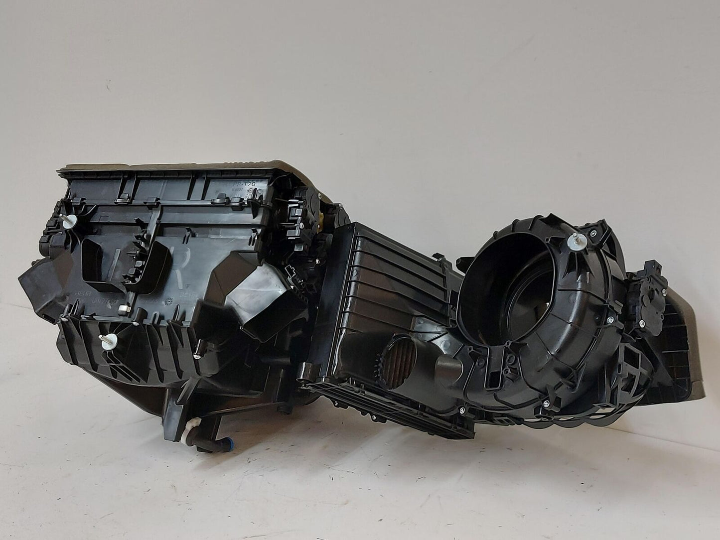 2018 Porsche Cayman 718 HVAC Heater Core Blower Motor Housing 991573011