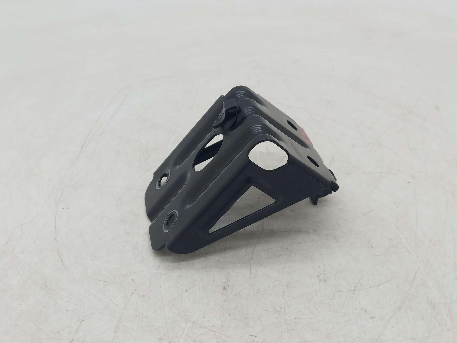 2016 PORSCHE CAYMAN GT4 981 BATTERY TRAY BRACKET 99150471501 *BROKEN CLIP*