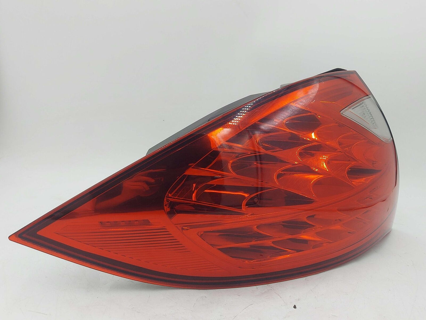 11-14 PORSCHE CAYENNE HYBRID S LEFT TAIL LIGHT LAMP OUTER QUARTER MOUNTED