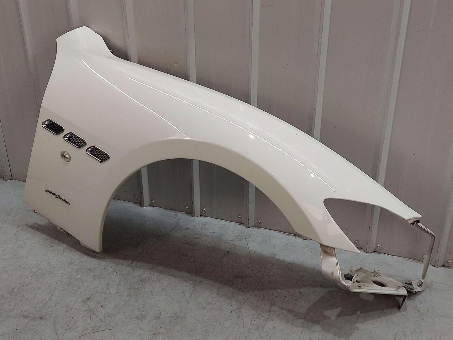 2010 Maserati GranTurismo S M145 Coupe RIGHT FENDER BIANCO ELDORADO WHITE