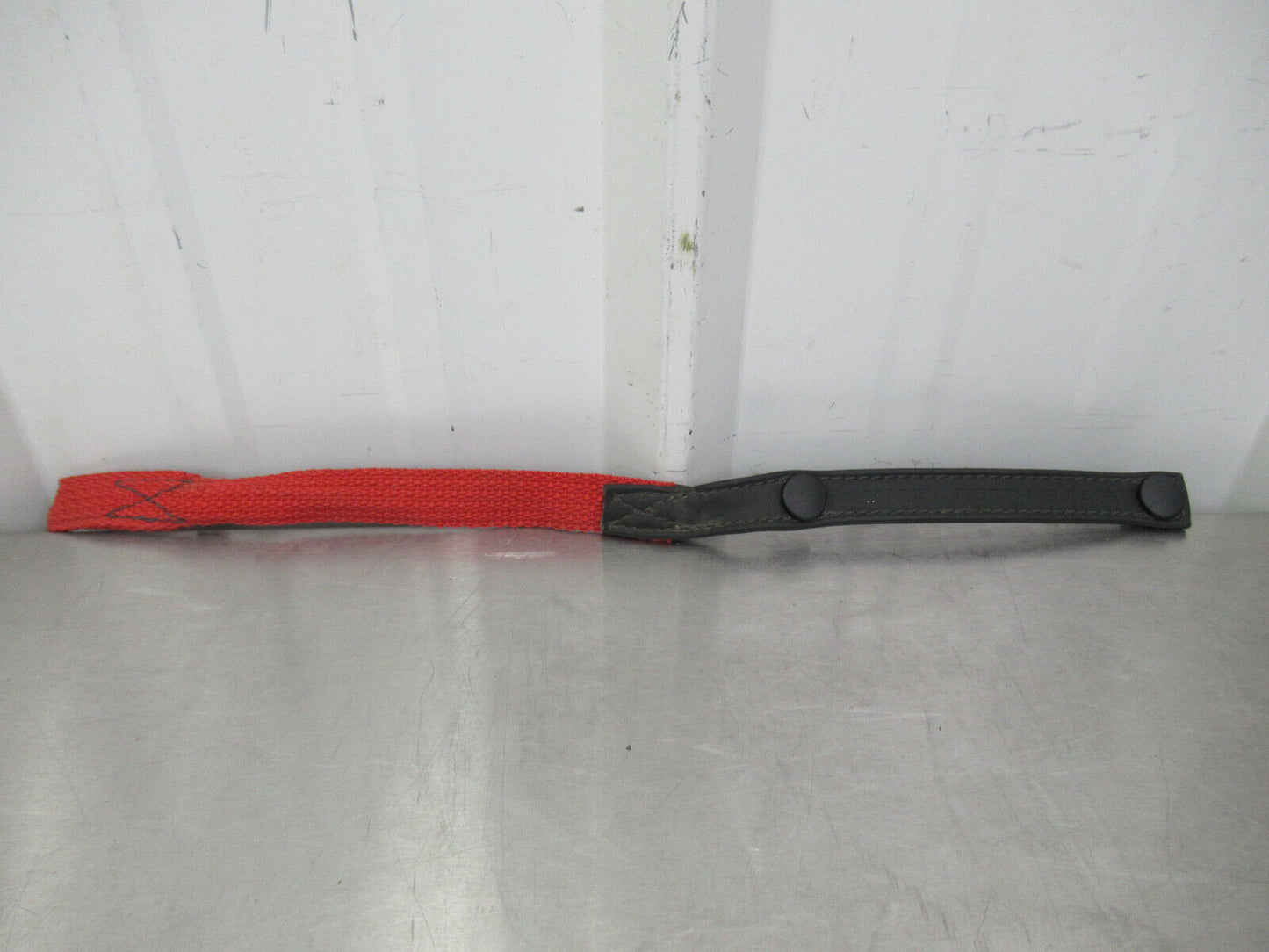 T020 2016 16 MCLAREN 570S LH LEFT EMERGENCY DOOR RELEASE STRAP