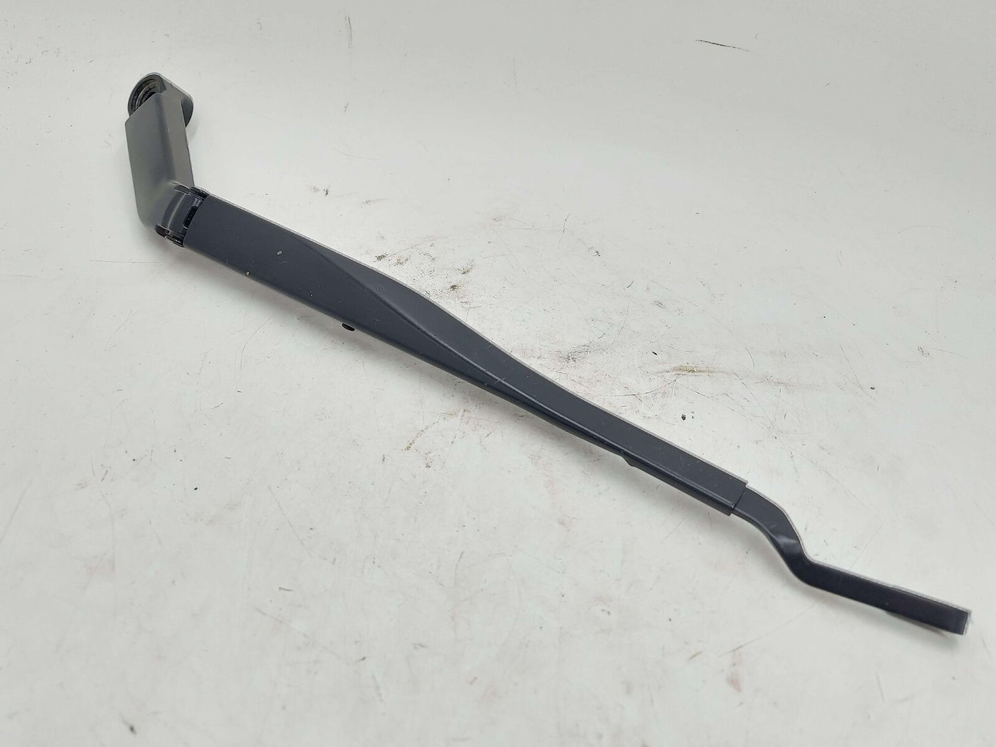 10-23 TOYOTA 4RUNNER LEFT WIPER ARM 8522135160 *CHIPS*