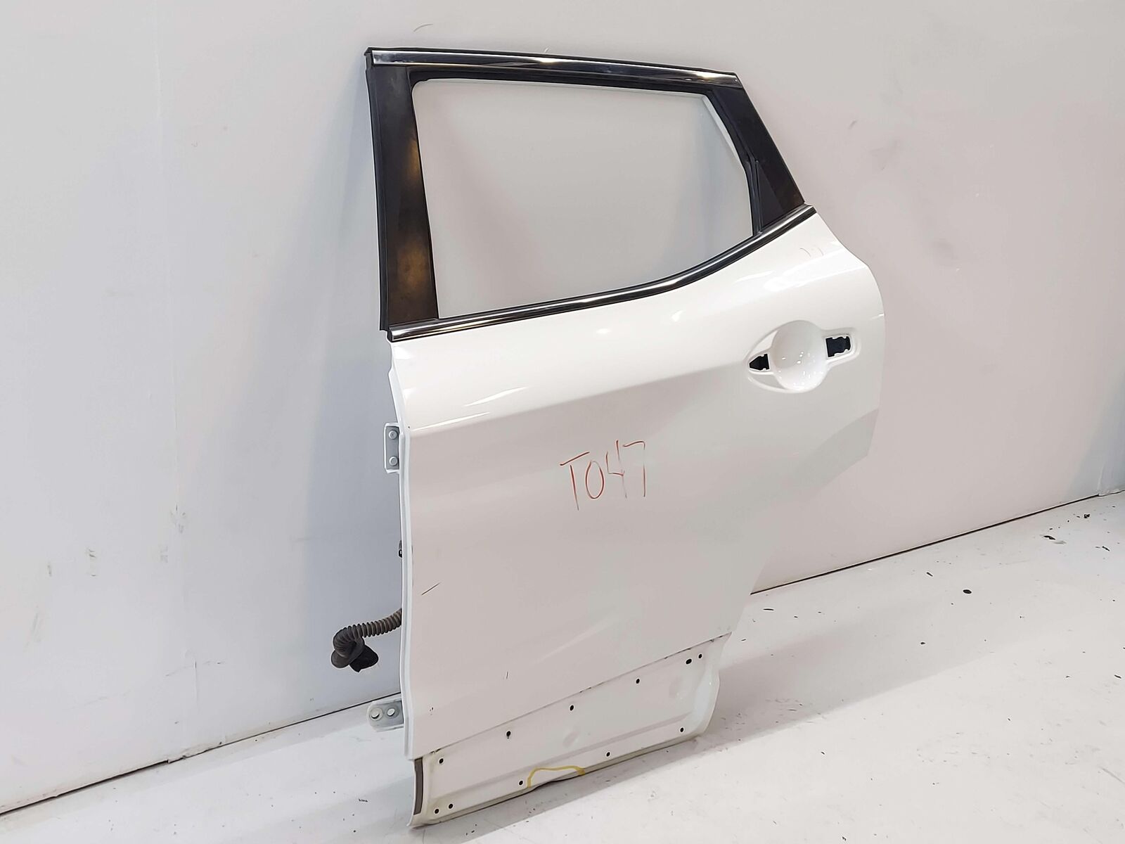 17-22 NISSAN QASHQAI REAR LEFT DOOR SHELL ELECTRIC BLIZZARD WHITE QAK