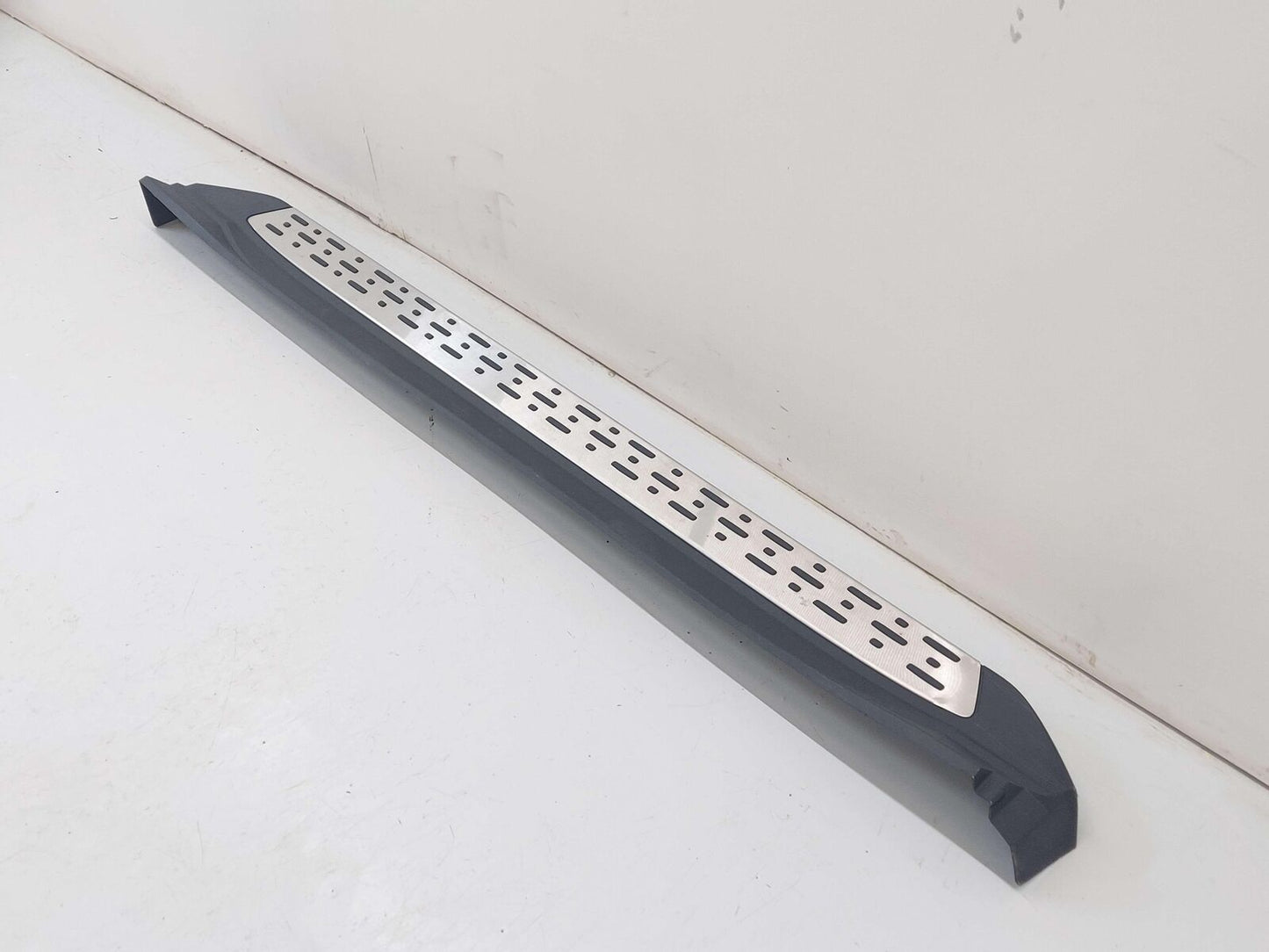 14-19 TOYOTA HIGHLANDER LEFT RUNNING BOARD PREDAWN GRAY 1H1 T0363-100