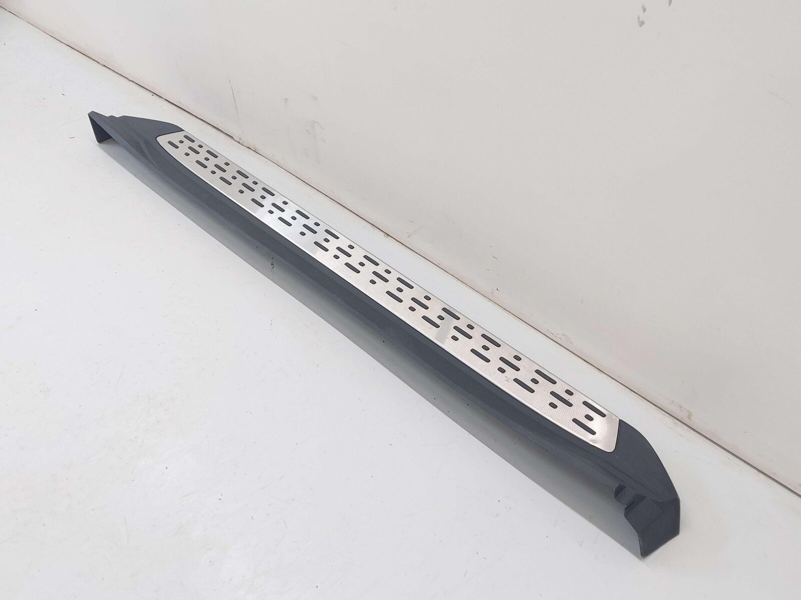 14-19 TOYOTA HIGHLANDER LEFT RUNNING BOARD PREDAWN GRAY 1H1 T0363-100