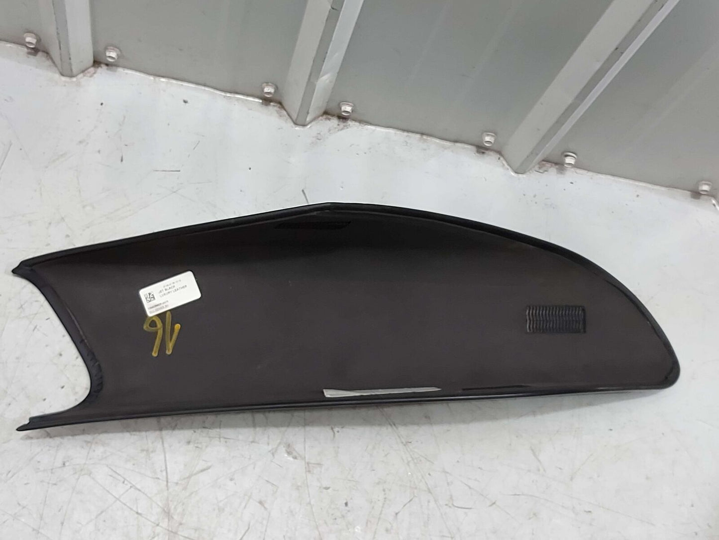 21 MCLAREN GT RH RIGHT DOOR SILL COVER PANEL JET BLACK LEATHER 13NA399CP *NOTES*