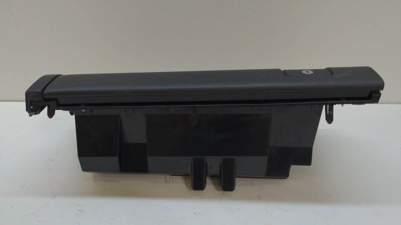 14-20 Toyota Tundra SR5 5.7L Glove Box Front Black 555130c020 *scratches*