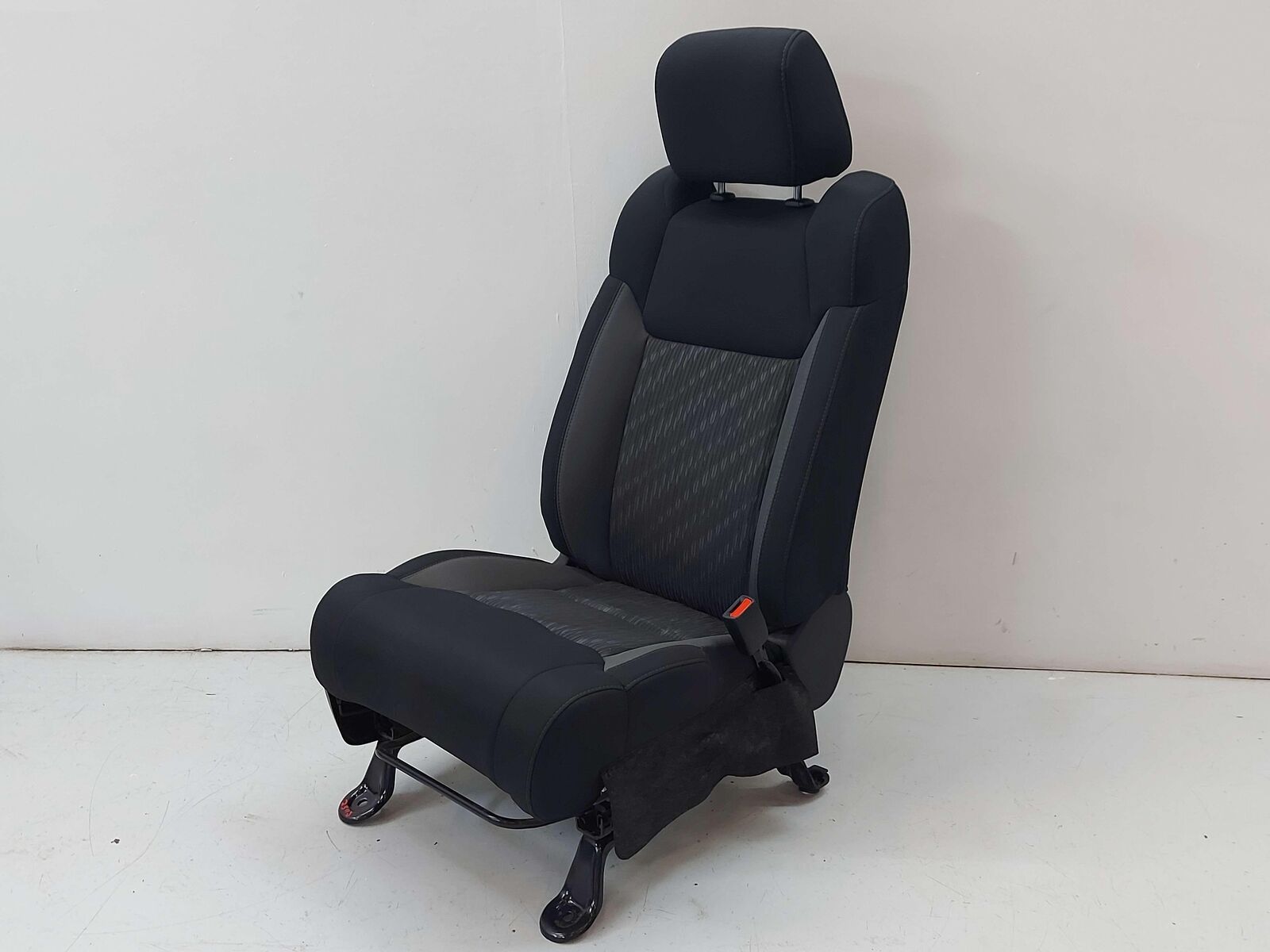 14-21 TOYOTA TUNDRA SR5 FRONT RIGHT SEAT BLACK & GRAY FC20 CLOTH