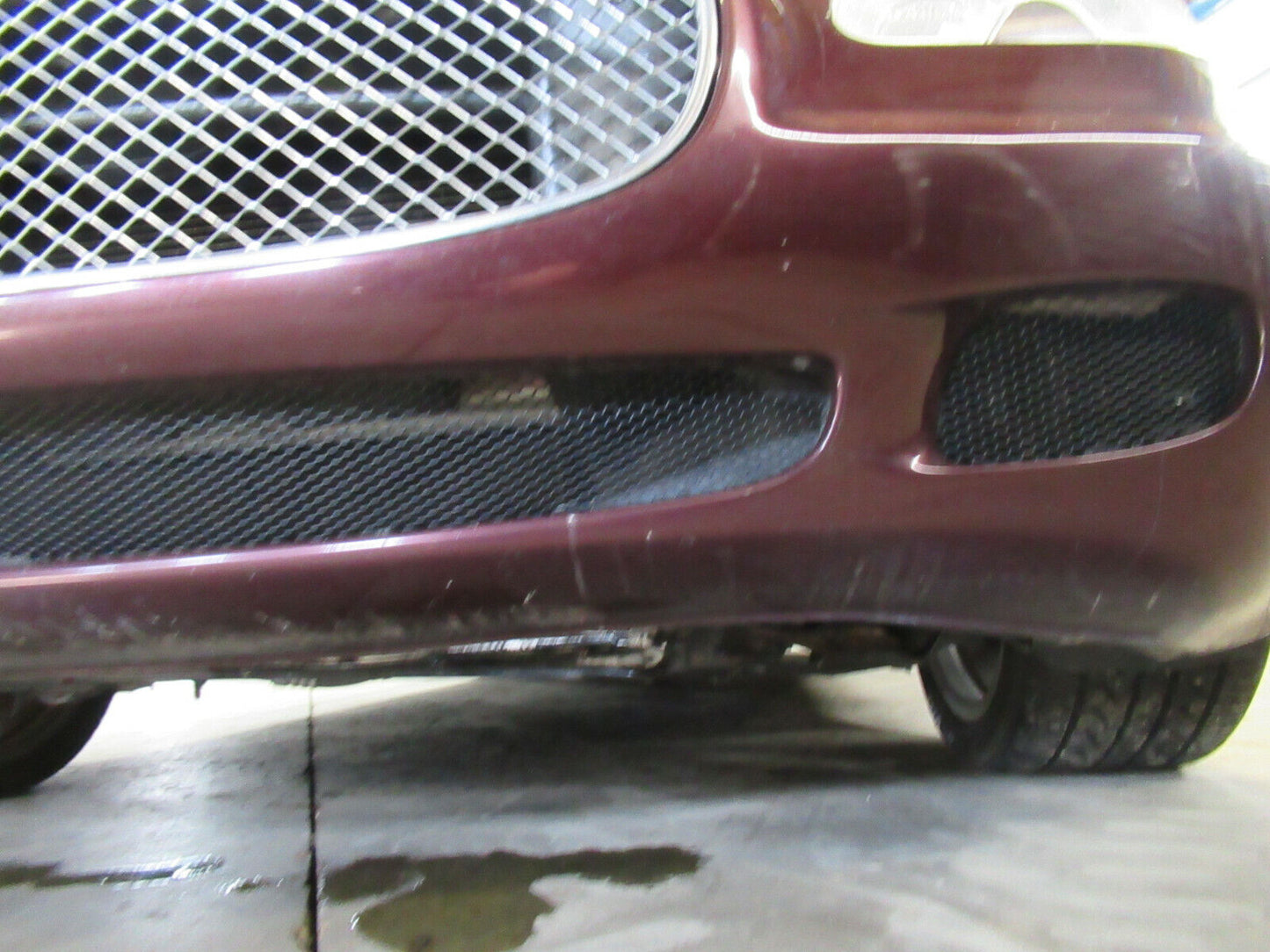 W009 2007 07 MASERATI QUATTROPORTE 4.2 FRONT BUMPER W/ GRILLED SCRATCHED