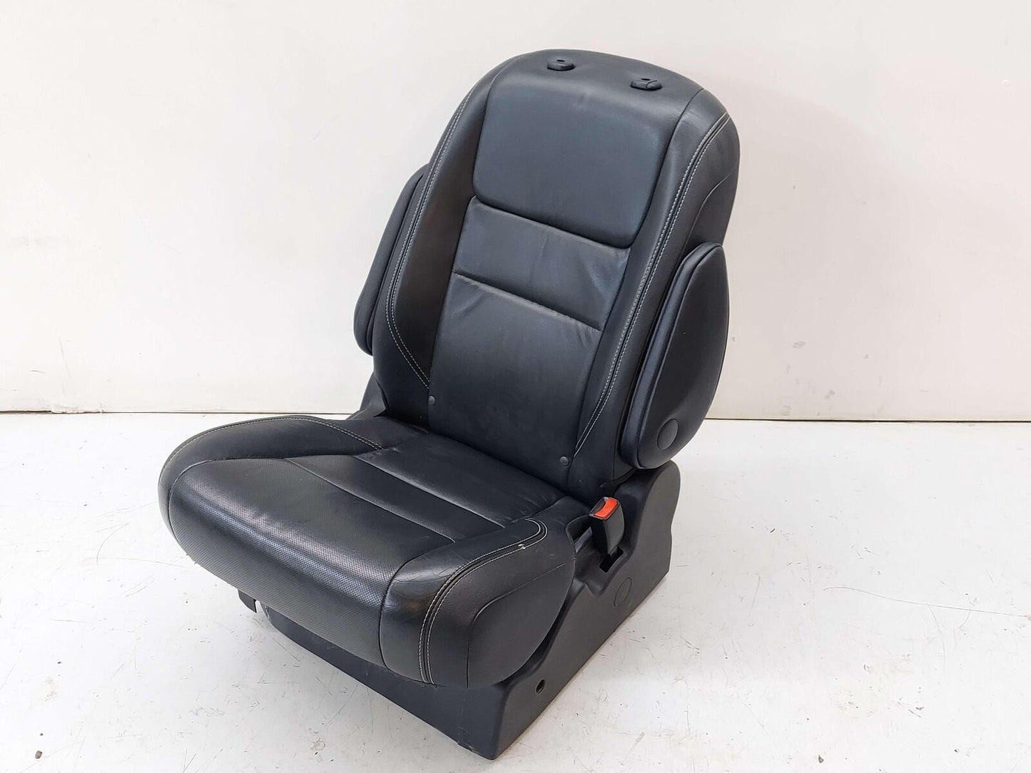 2015 TOYOTA SIENNA SE REAR RIGHT SEAT BLACK LEATHER WHITE STITCHING