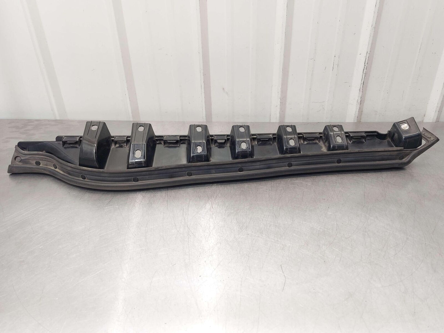 2016 MCLAREN 540C RIGHT DOOR LOWER TRIM BRACKET MOUNT 13A6237CP *NOTE