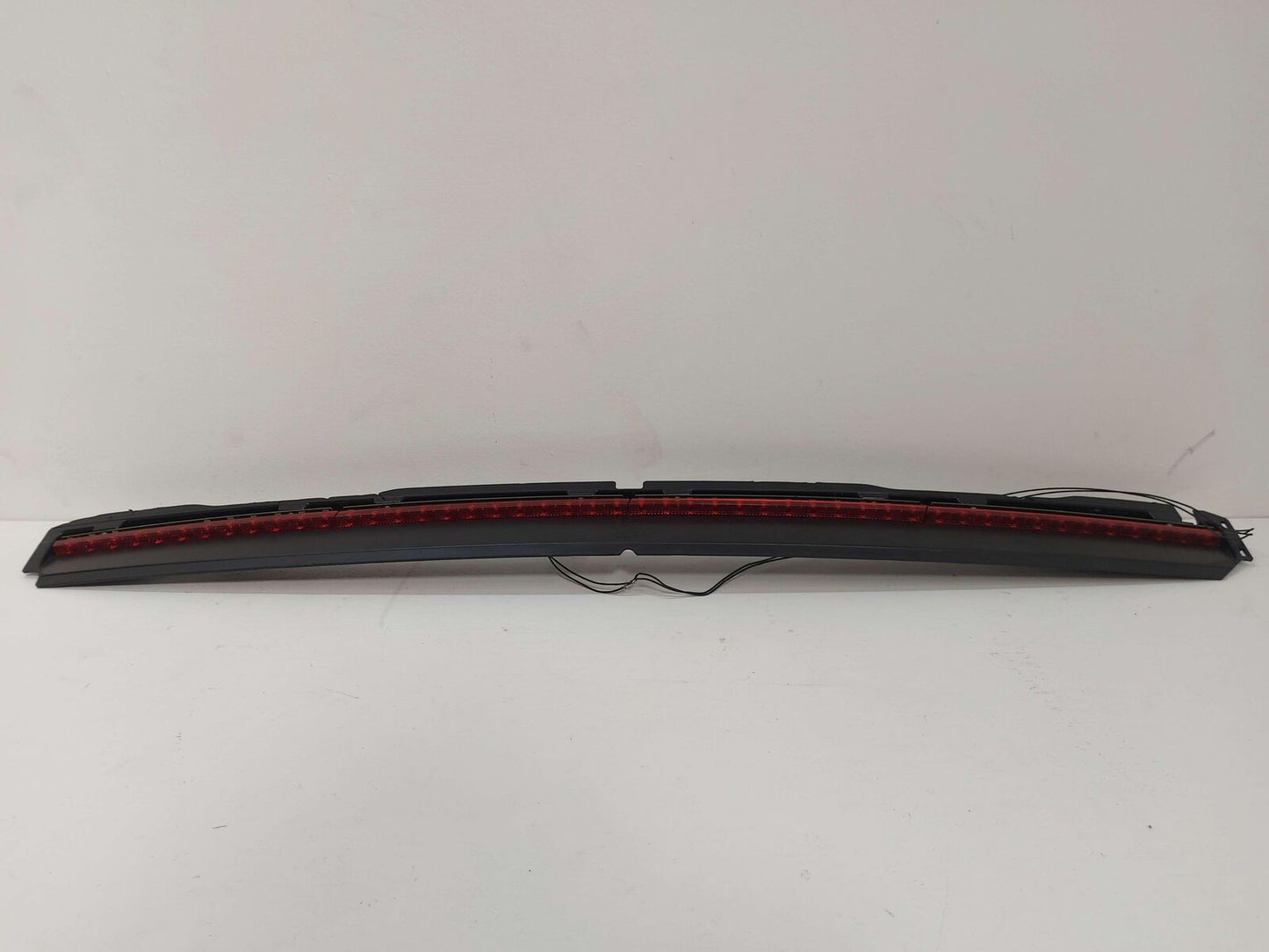 2014 Tesla S 3rd Third Brake Light Tail Lamp 6005917-00-F *Chips Gouge*