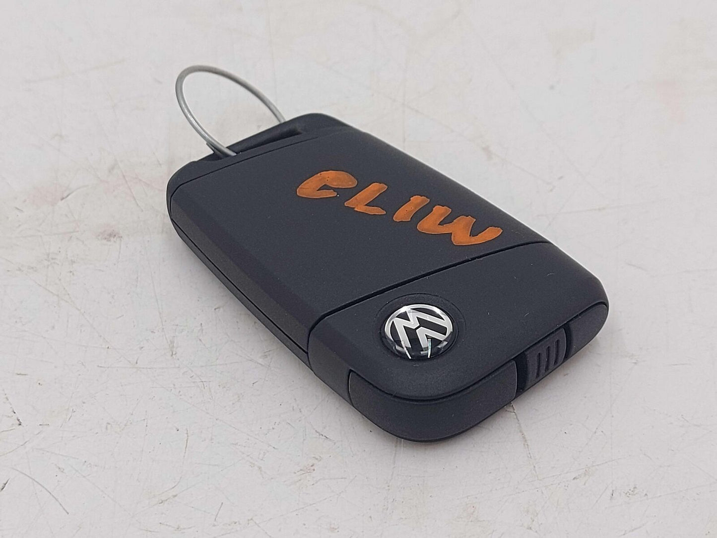 2018 VW Atlas Ignition Key Fob 5 Button 1K KMS