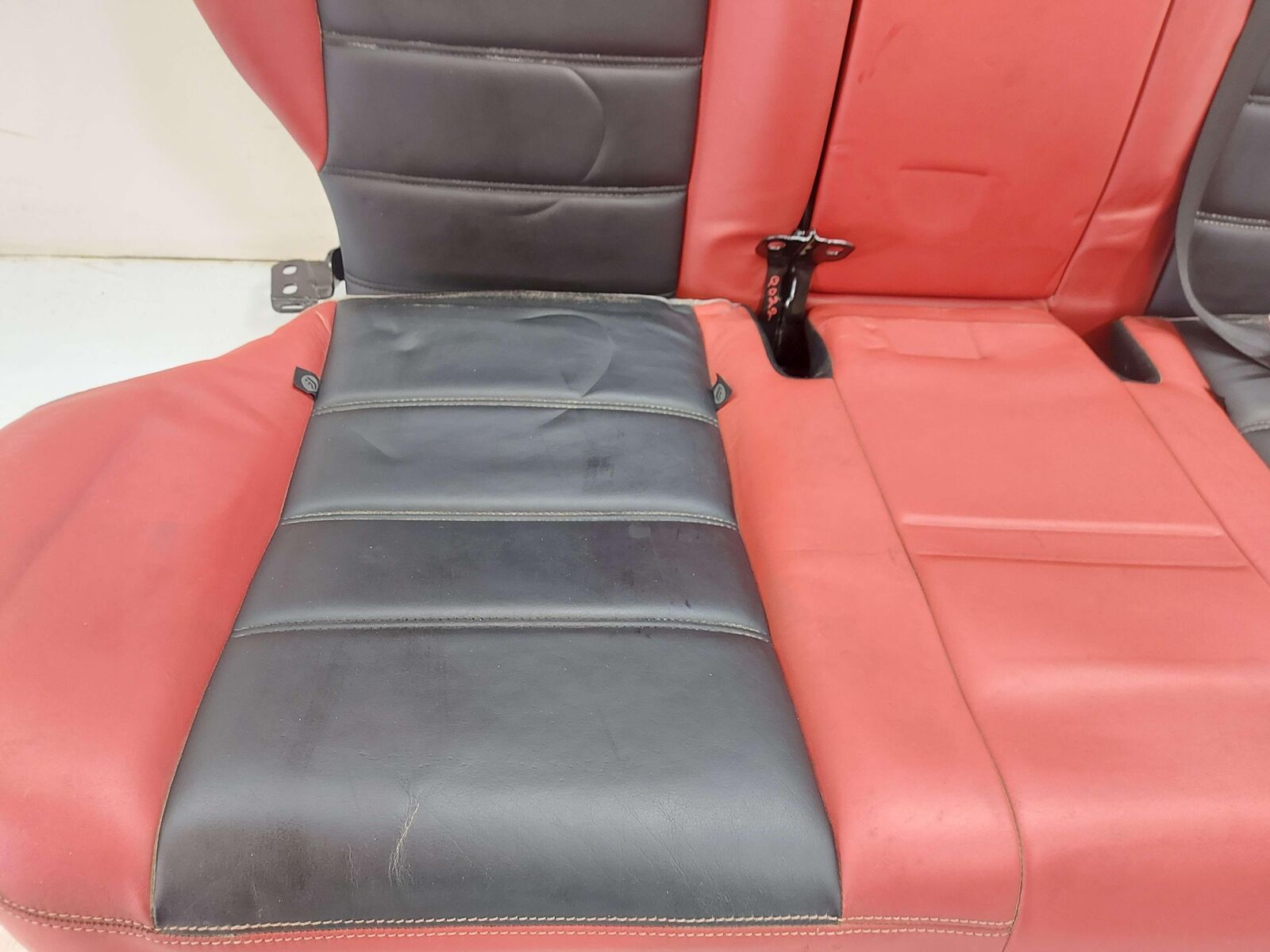 08-14 MERCEDES C63 AMG W204 INTERIOR PACKAGE W/ DOOR TRIMS RED & BLACK