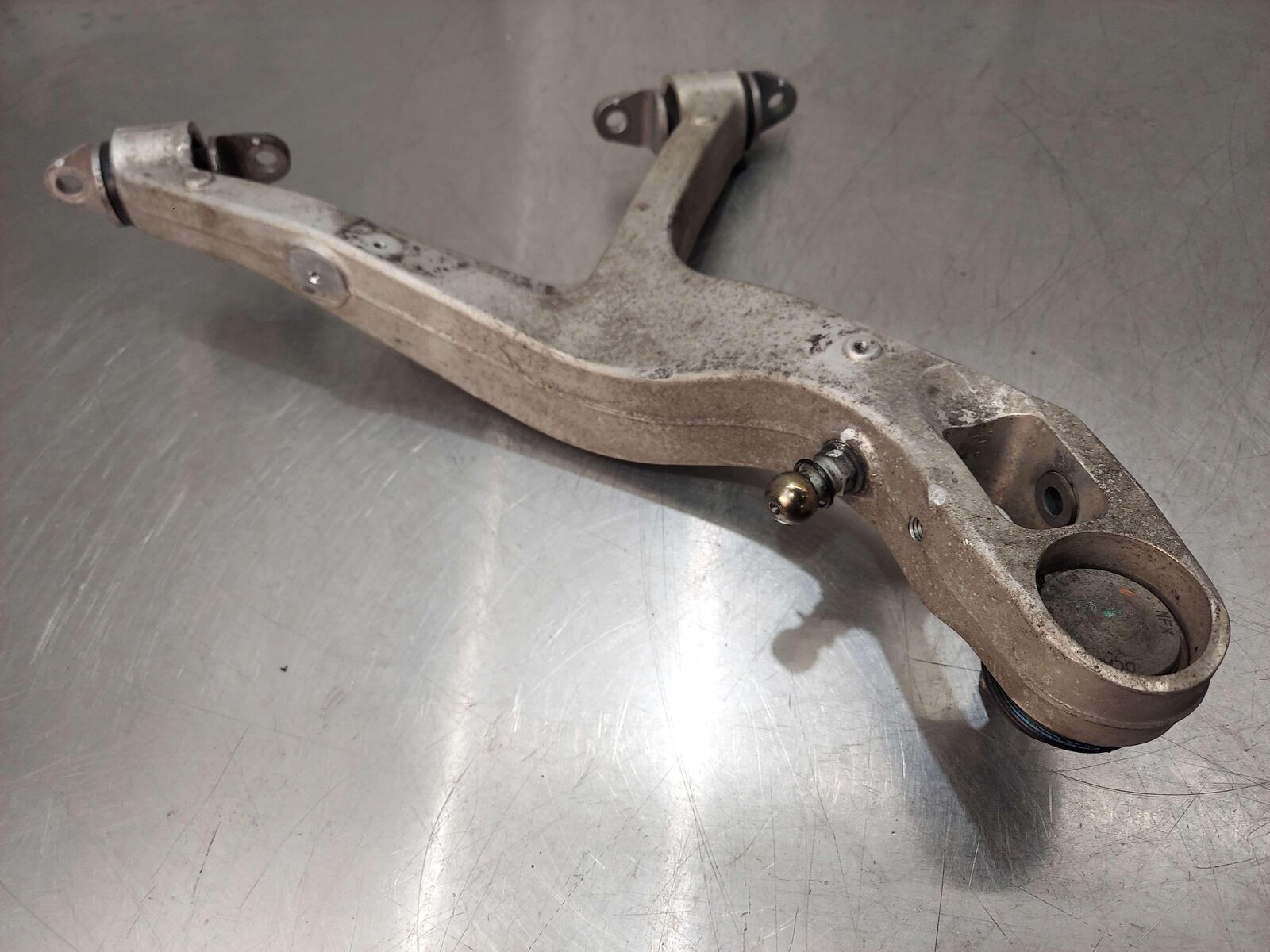 2016 MCLAREN 540C FRONT LEFT LOWER CONTROL ARM 13B1257CP 11B0067CP 11B0067CP03