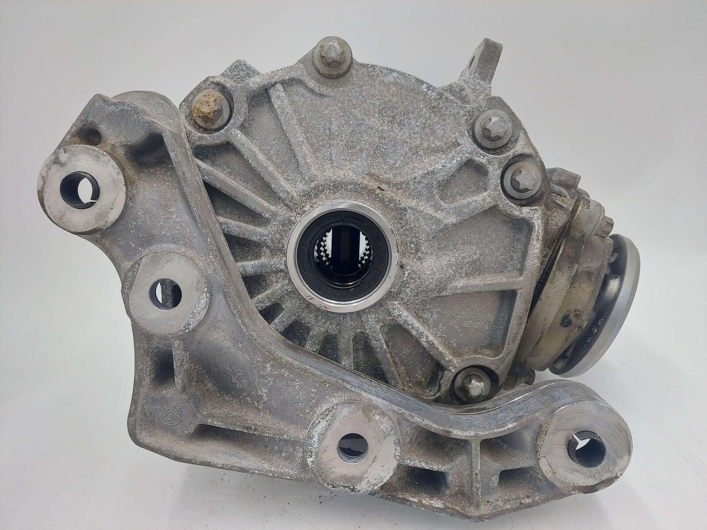 14-18 Mercedes W218 CLS63S AMG FRONT CARRIER DIFF DIFFERENTIAL A2213350100