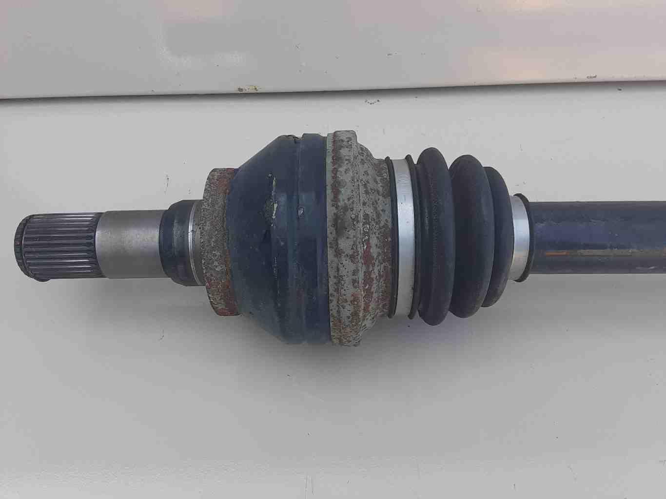 09 -14 HYUNDAI GENESIS Right Axle Shaft Right Passenger RH Rear Sdn 4.6l