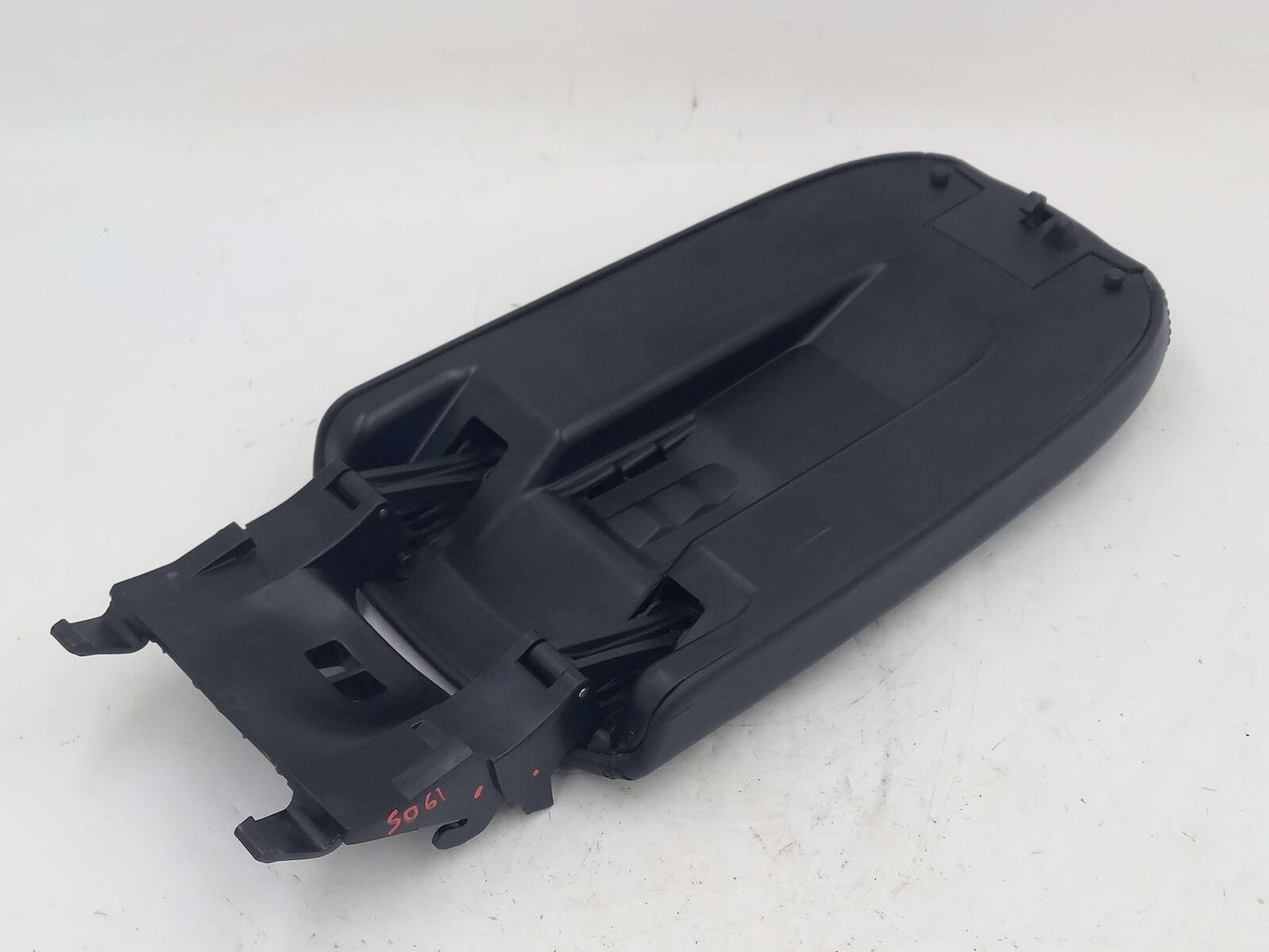 06-11 MERCEDES ML63 AMG W164 FRONT CONSOLE LID BLACK LEATHER