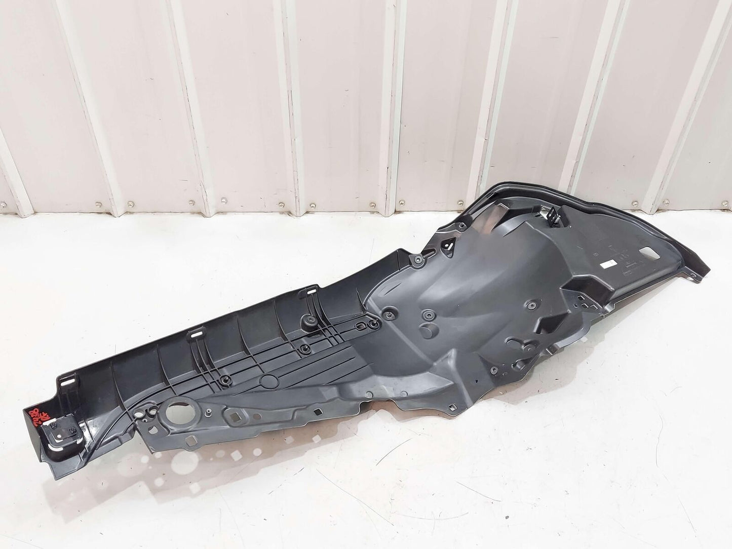 2024 ASTON MARTIN DB12 VOLANTE FRONT RIGHT FENDER CARRIER INNER LINER