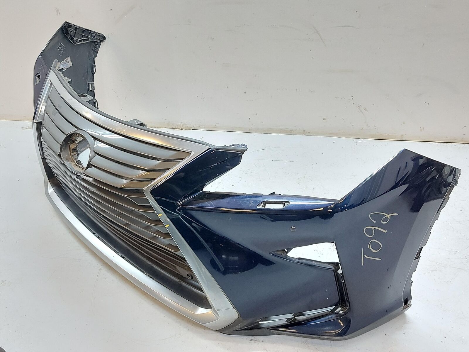 16-19 LEXUS RX450 HYBRID FRONT LEFT BUMPER BLUE NIGHTFALL MICA 8X5 *NOTES*