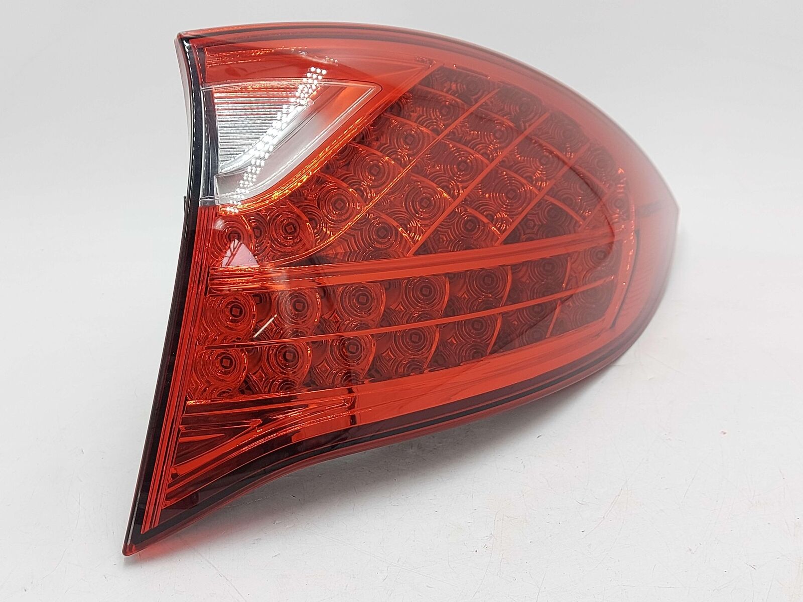 11-14 PORSCHE CAYENNE 92A TURBO RIGHT OUTER TAIL LIGHT LAMP 7P5945096AA