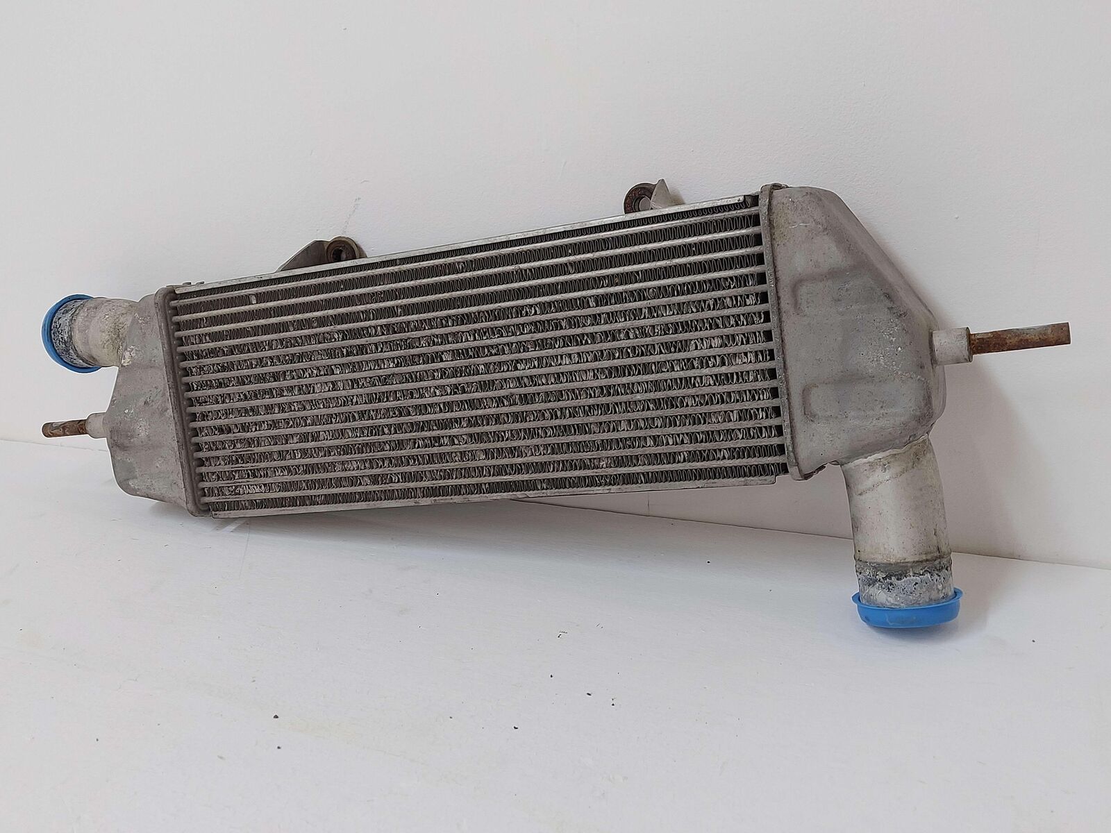 09-15 MITSUBISHI LANCER RALLIART INTERCOOLER 1530A059 *FINS BENT*