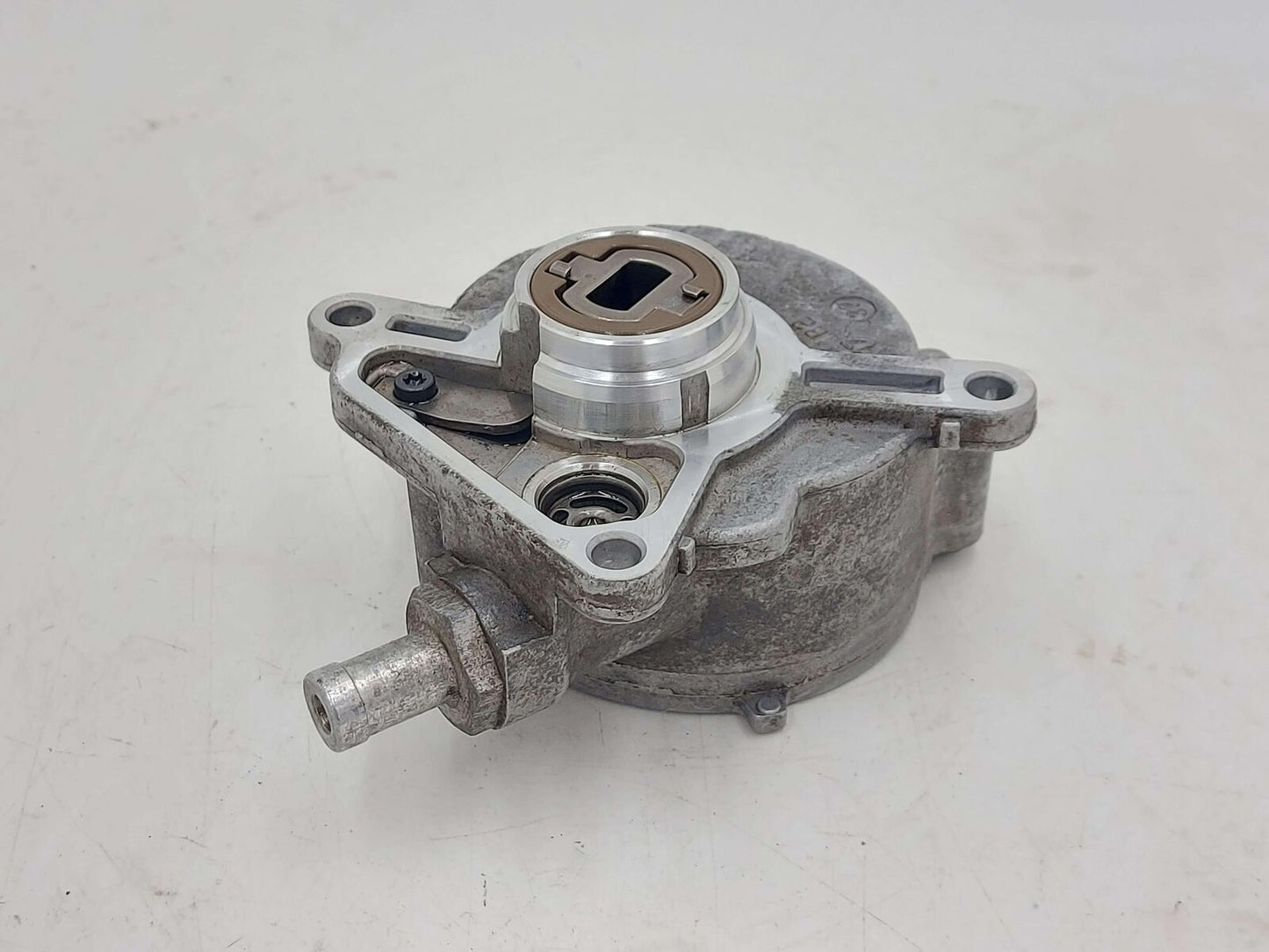 18-21 VW Atlas 3.6L Brake Vacuum Pump 03H145100C 1K KMS