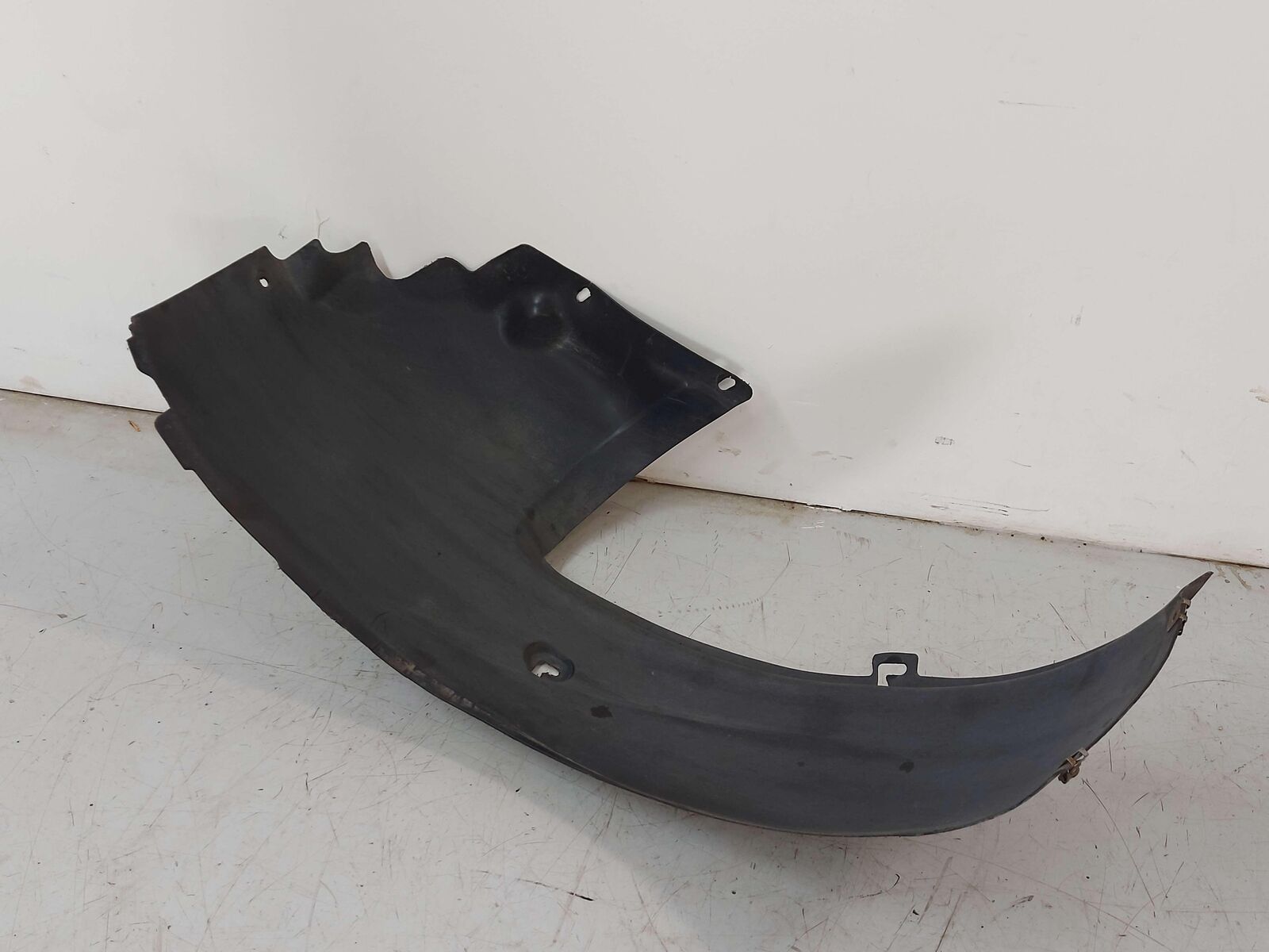 06-13 Porsche 911 997 Front Right Quarter Inner Rearward Fender Liner Coupe