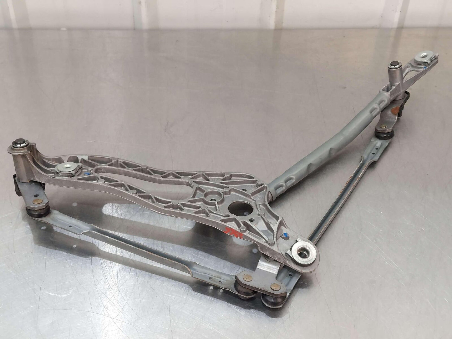 14-19 PORSCHE CAYMAN GT4 981 FRONT WINDSHIELD WIPER MOTOR WIPER LINKAGE