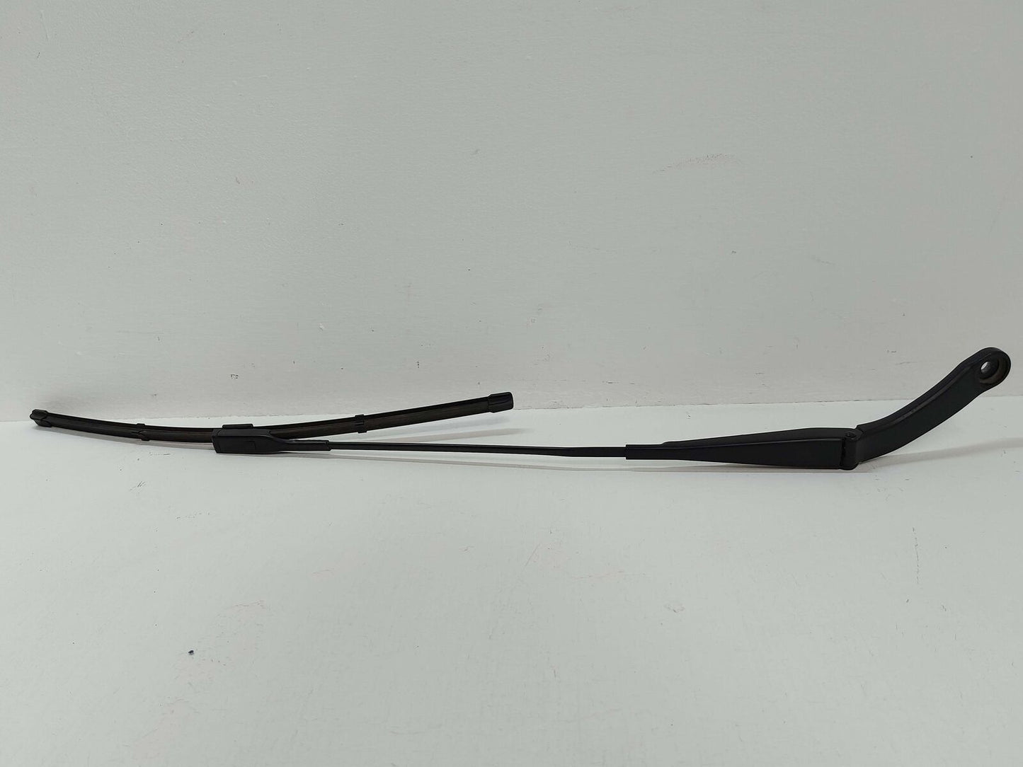 15-24 PORSCHE MACAN 95B S FRONT RIGHT WINDHSIELD WIPER ARM 95B955408