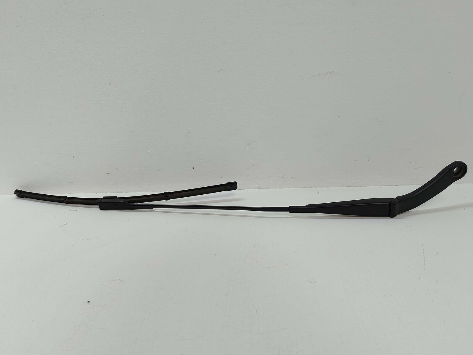 15-24 PORSCHE MACAN 95B S FRONT RIGHT WINDHSIELD WIPER ARM 95B955408