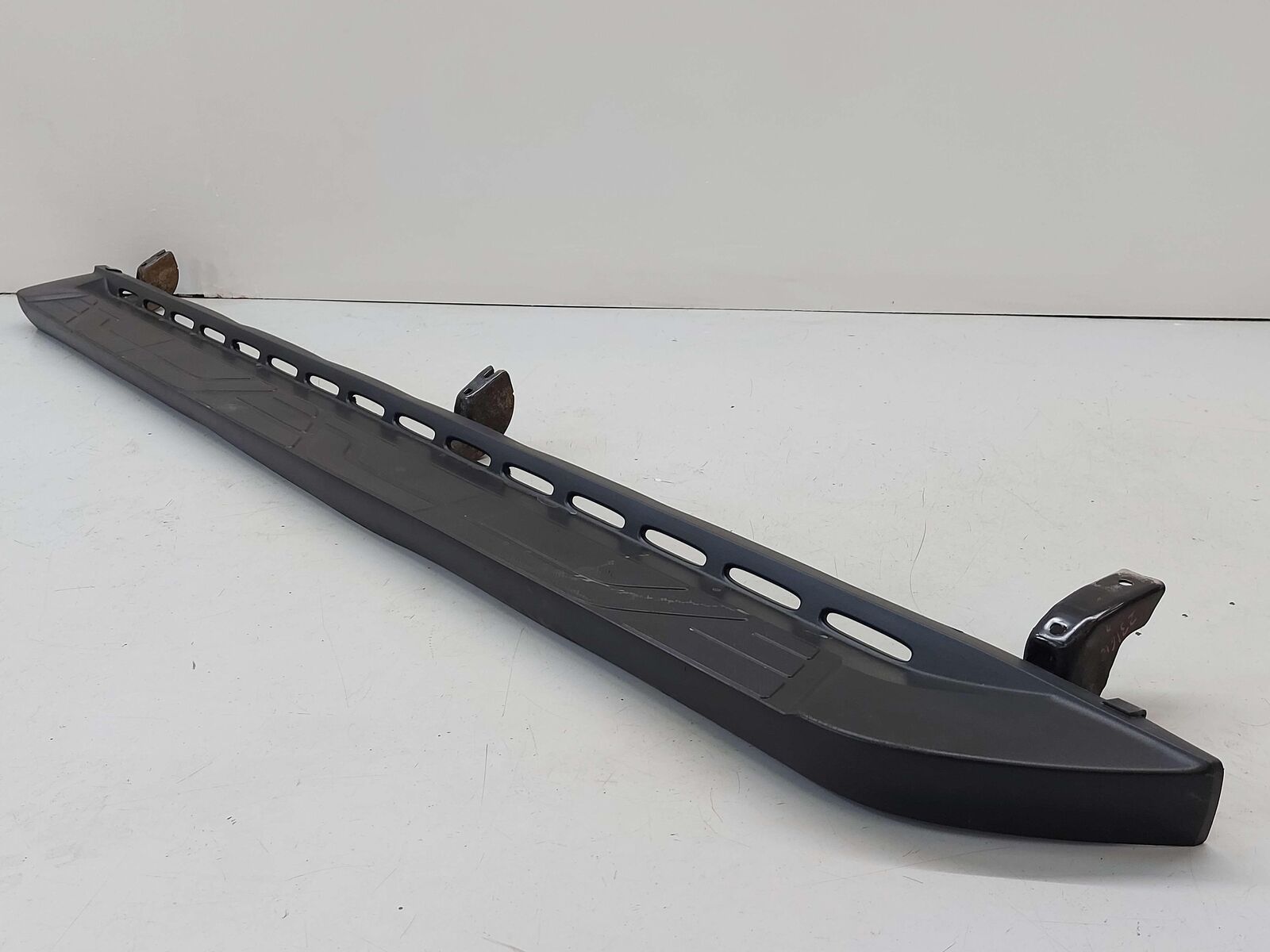 2017 TOYOTA TACOMA RIGHT RUNNING BOARD SIDE STEP OEM CREWCAB TRD BLACK OEM