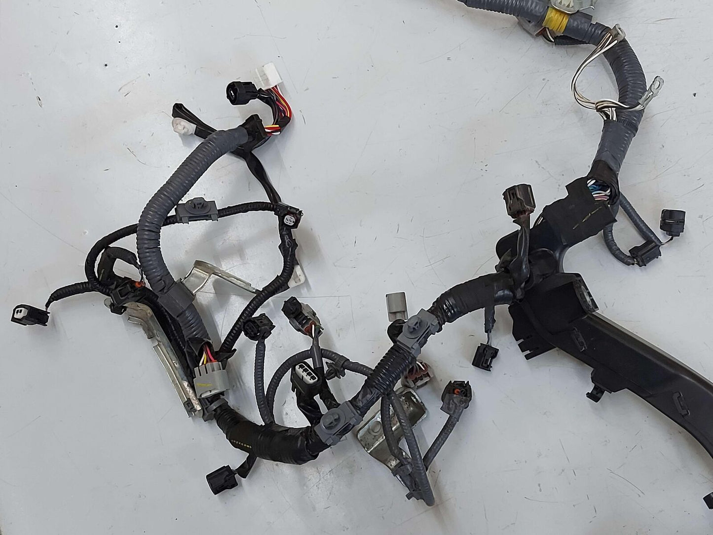 2018 TOYOTA TACOMA 3.5L ENGINE MOTOR WIRE HARNESS 82121-04851 *BROKEN PLUGS*