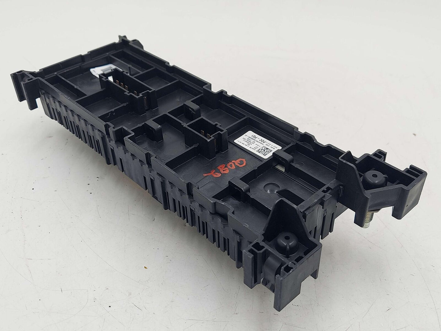 2014 Mercedes ML63 W166 AMG Trunk Fuse Box Control Module A1669063901